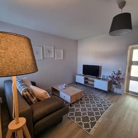 Modern Eingerichtet-Stadtnah-Ferienwohnung Mit Geschirrspueler Und Waschmaschine Friedland  외부 사진
